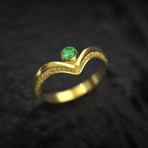 14K V-Shaped Ring - Empire of the Gods