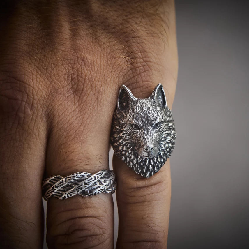 Silver Wolf Ring - Empire of the Gods