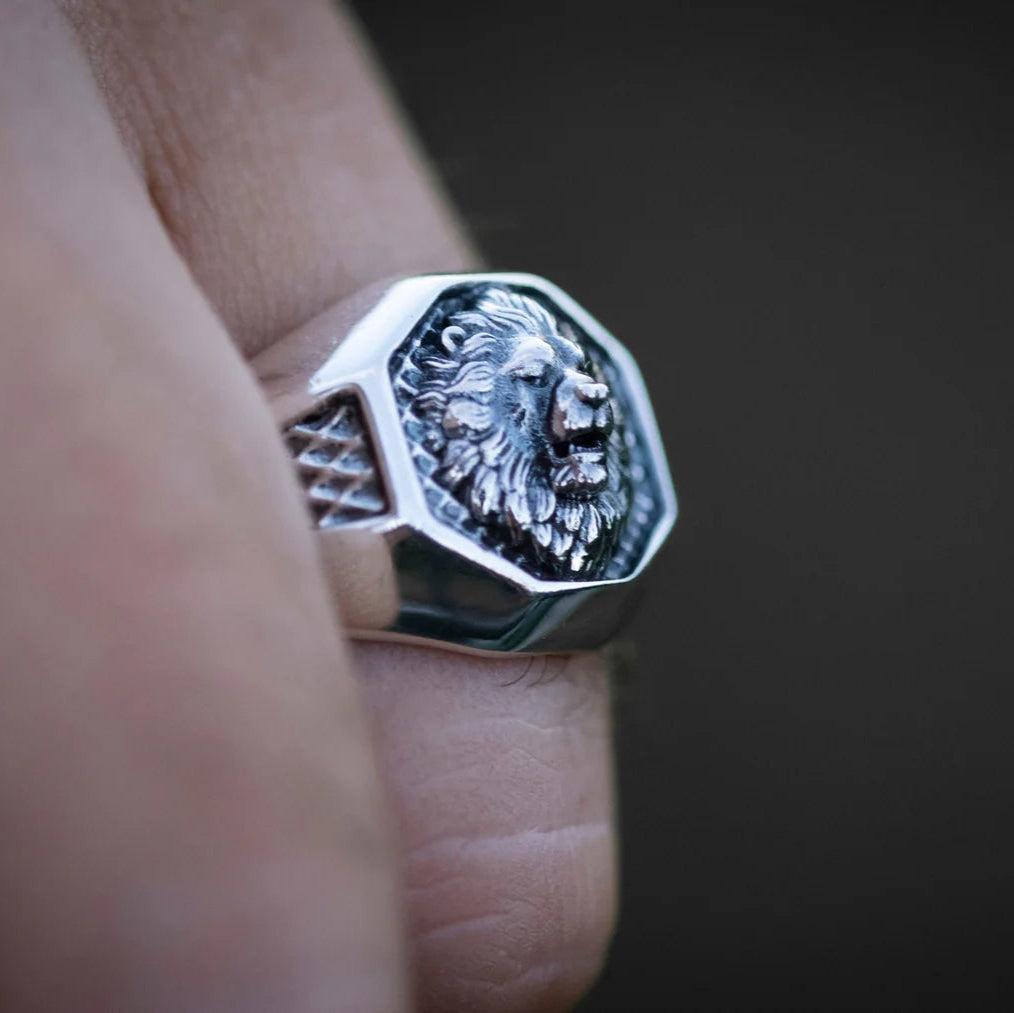Lion Signet Ring - Empire of the Gods